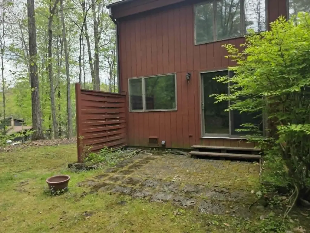9 Evergreen Lane Brattleboro VT 05301
