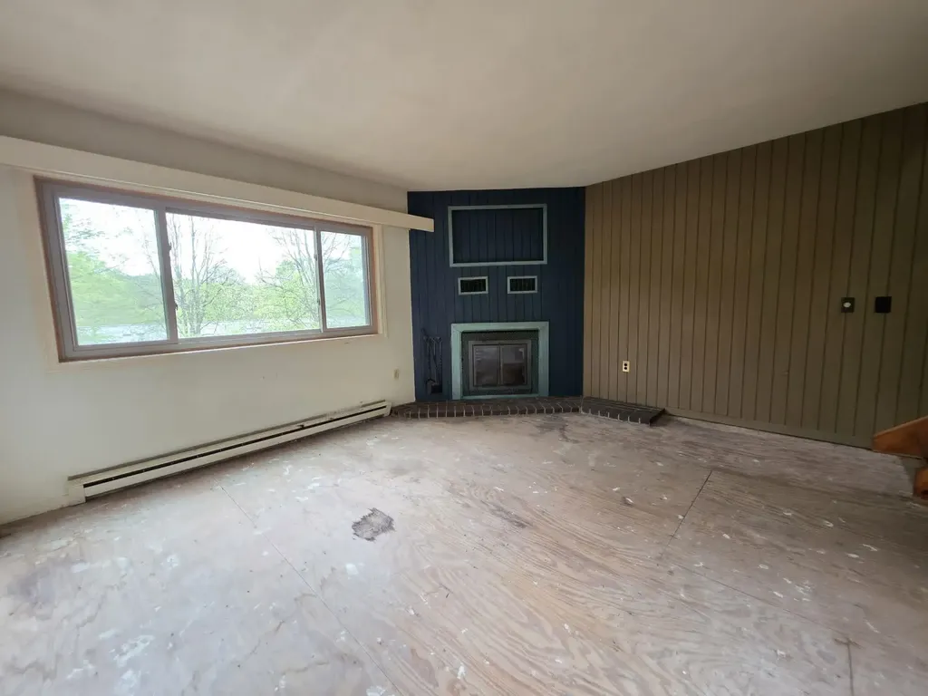 9 Evergreen Lane Brattleboro VT 05301