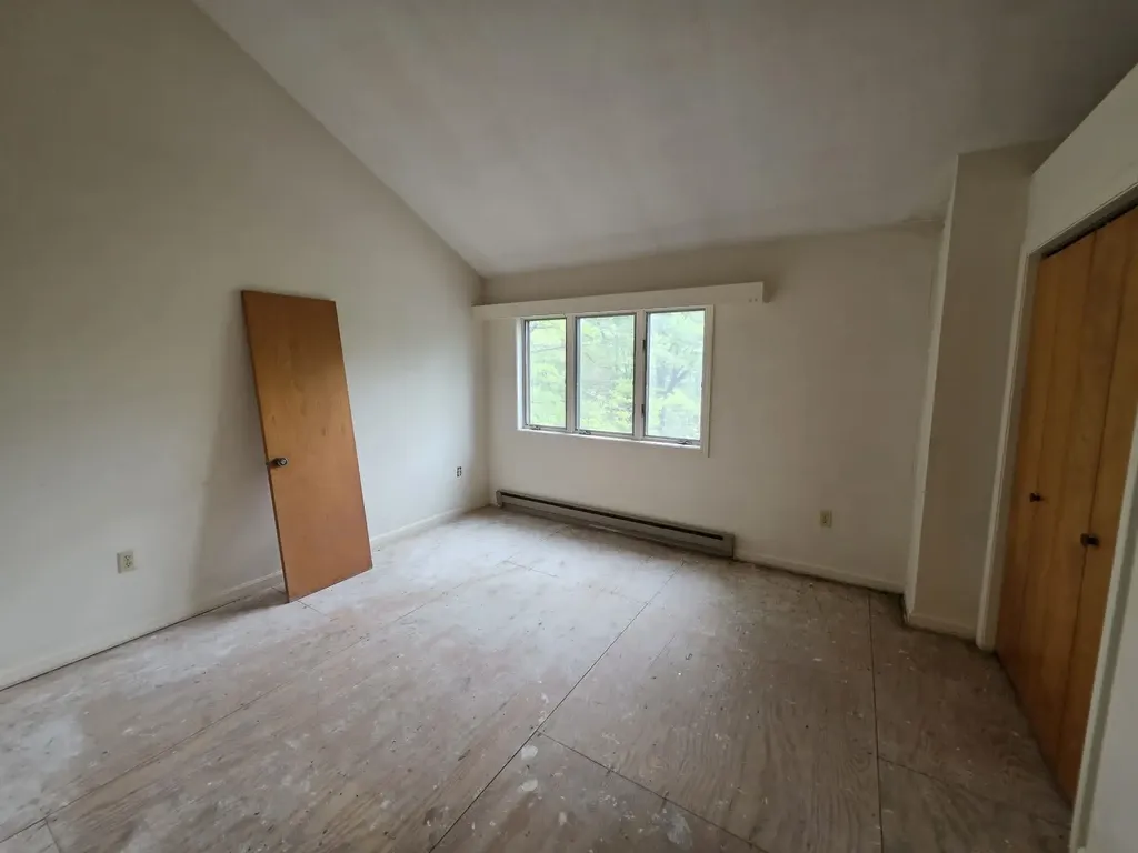 9 Evergreen Lane Brattleboro VT 05301