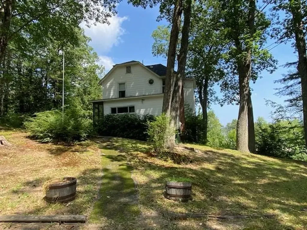 21 Hospitality Way Newbury NH 03255