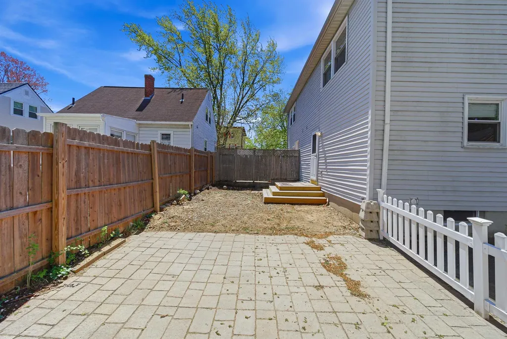 594 Dix Street Manchester NH 03103