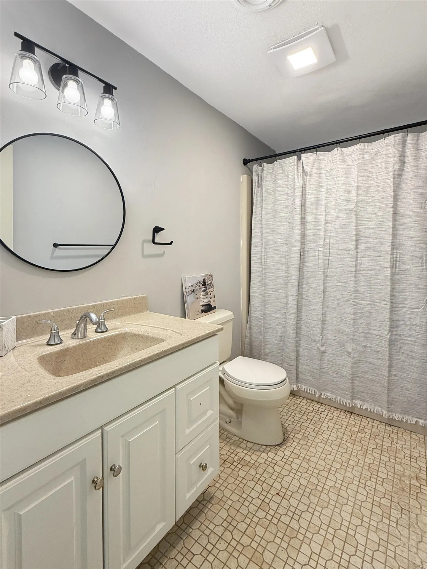 87 Pilgrim Circle Hampstead NH 03826