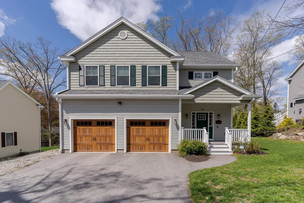 196 Dallaire Street Manchester NH 03104