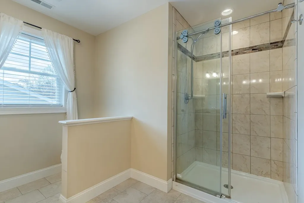 196 Dallaire Street Manchester NH 03104