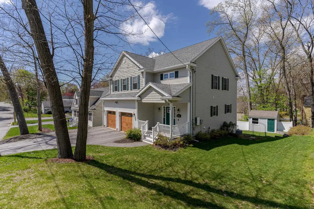 196 Dallaire Street Manchester NH 03104
