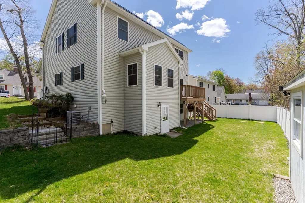 196 Dallaire Street Manchester NH 03104