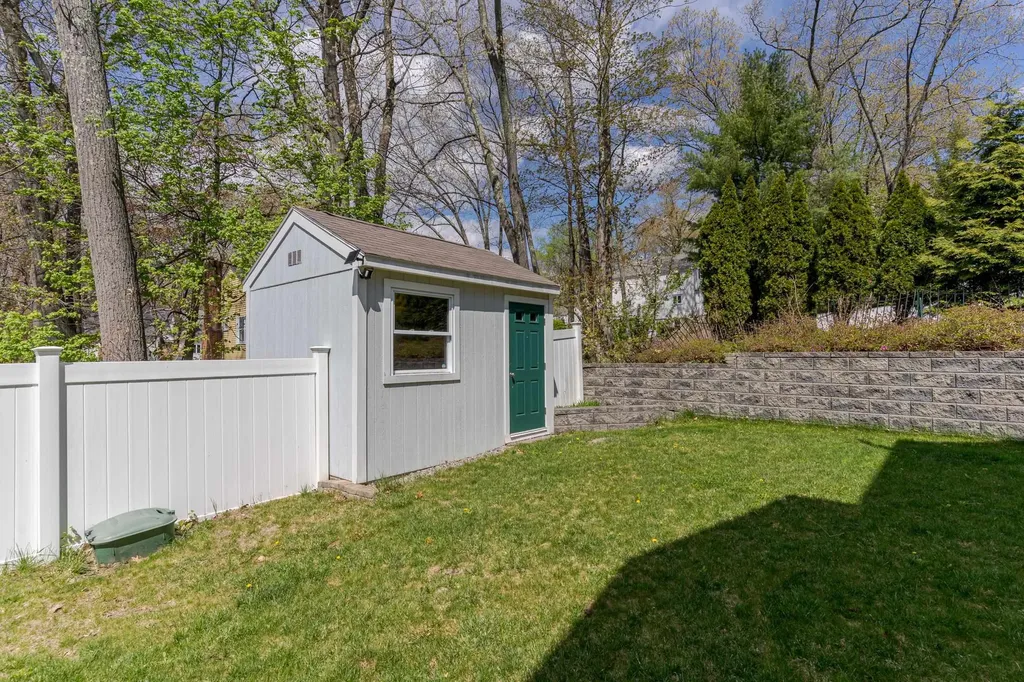 196 Dallaire Street Manchester NH 03104