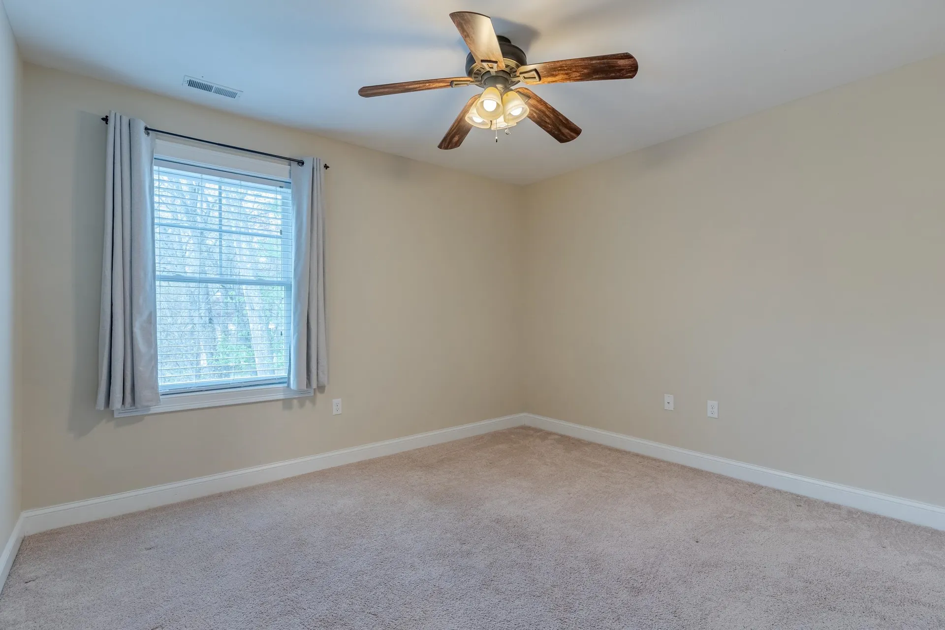 196 Dallaire Street Manchester NH 03104