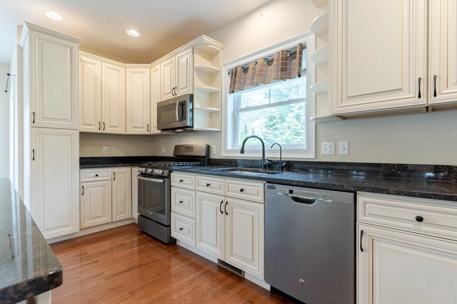196 Dallaire Street Manchester NH 03104