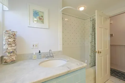 95 Kingston Road Exeter NH 03833
