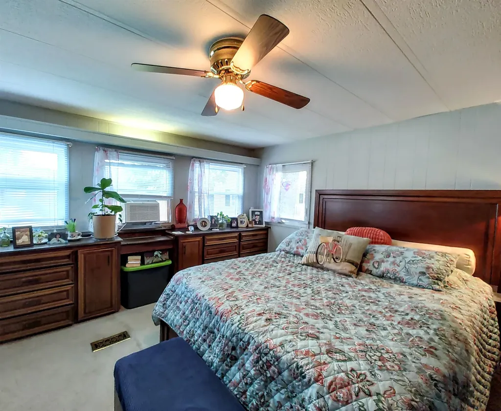 6 So Dewberry Lane Rochester NH 03867