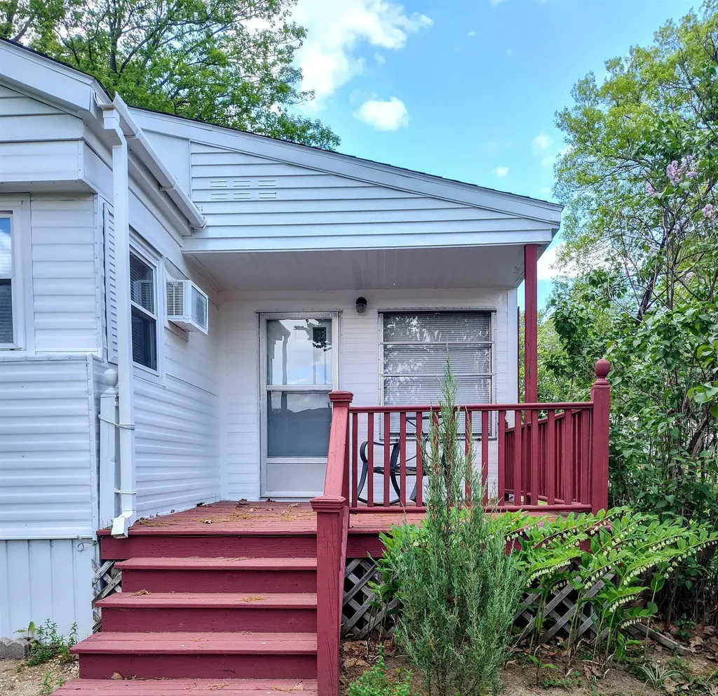 6 So Dewberry Lane Rochester NH 03867