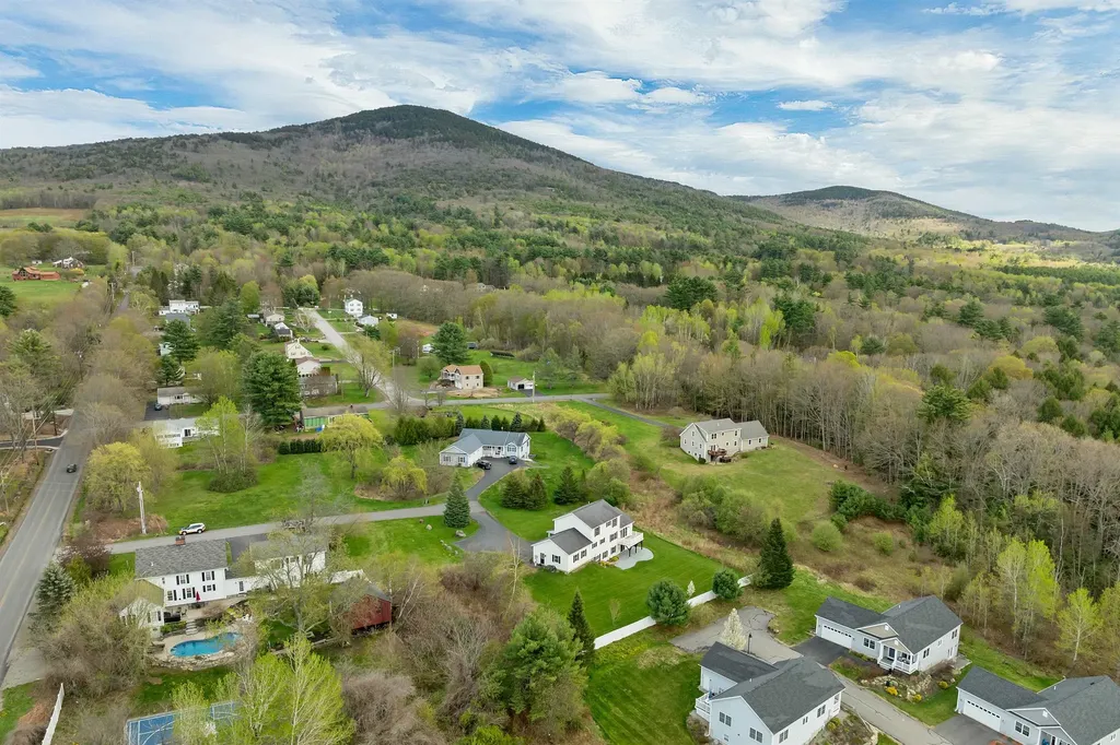 209 Belknap Mountain Road Gilford NH 03249