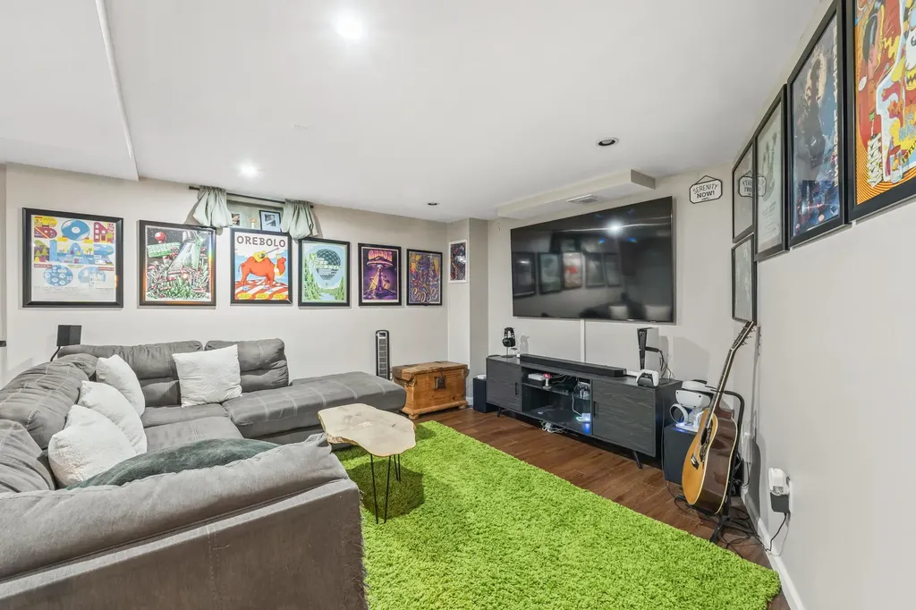 57 Newtown Plains Road Lee NH 03861
