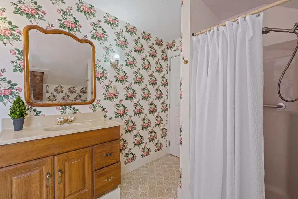 11 Highland Street Meredith NH 03253