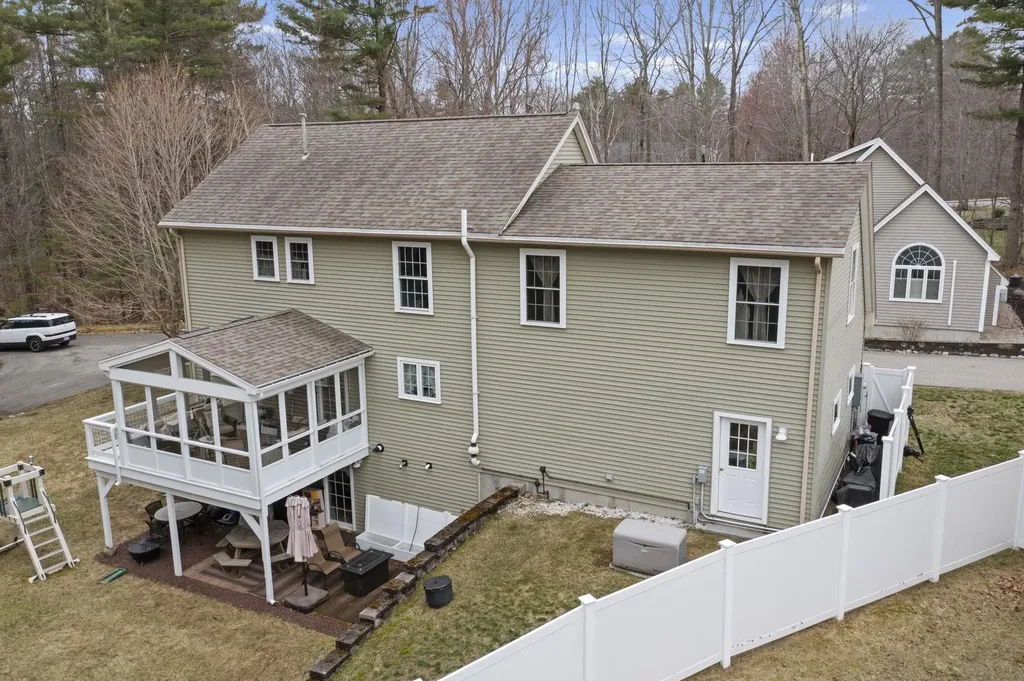 5 Izzy Lane Kittery ME 03904