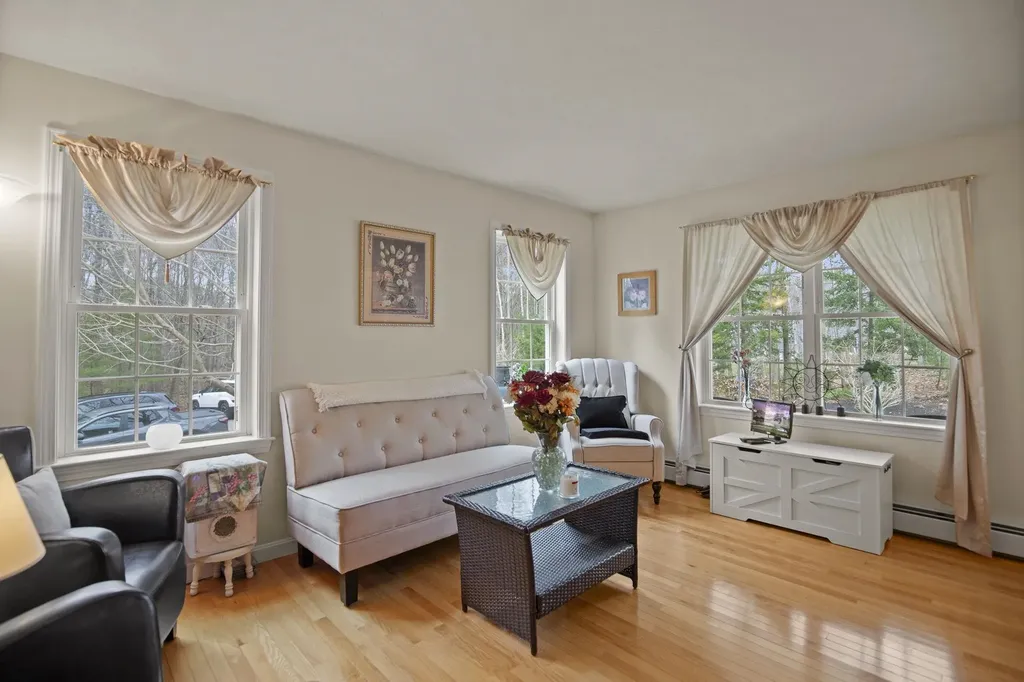 5 Izzy Lane Kittery ME 03904