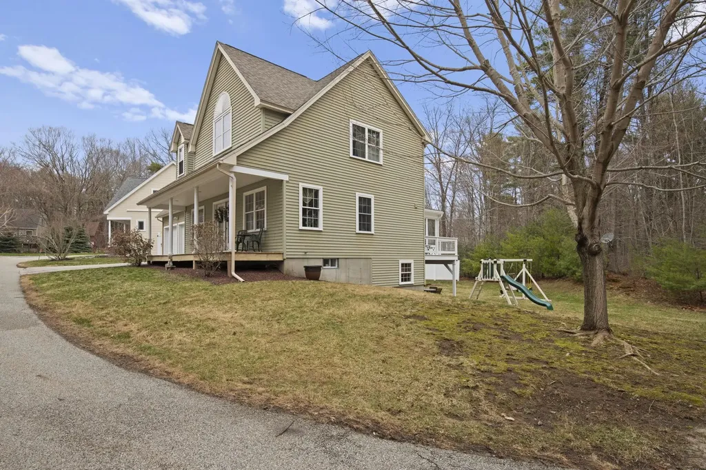 5 Izzy Lane Kittery ME 03904