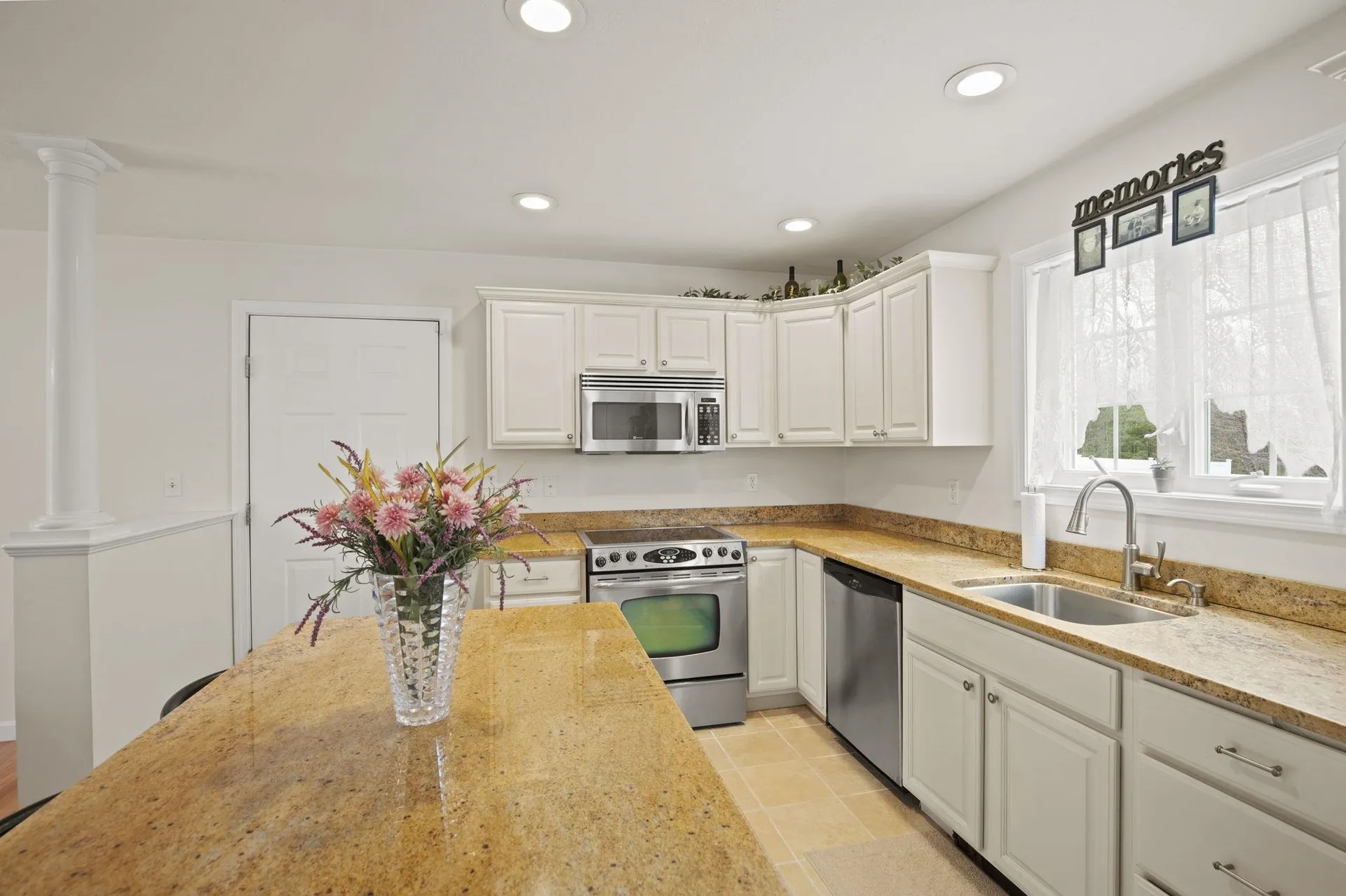 5 Izzy Lane Kittery ME 03904