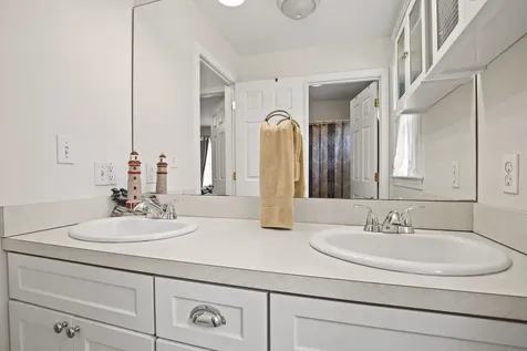 5 Izzy Lane Kittery ME 03904