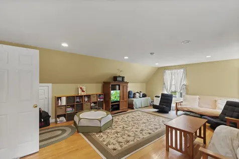 5 Izzy Lane Kittery ME 03904