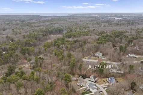 5 Izzy Lane Kittery ME 03904
