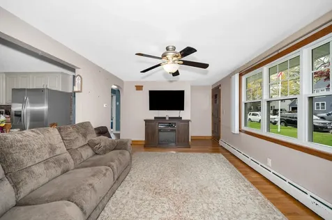 257 Seames Drive Manchester NH 03103-3945
