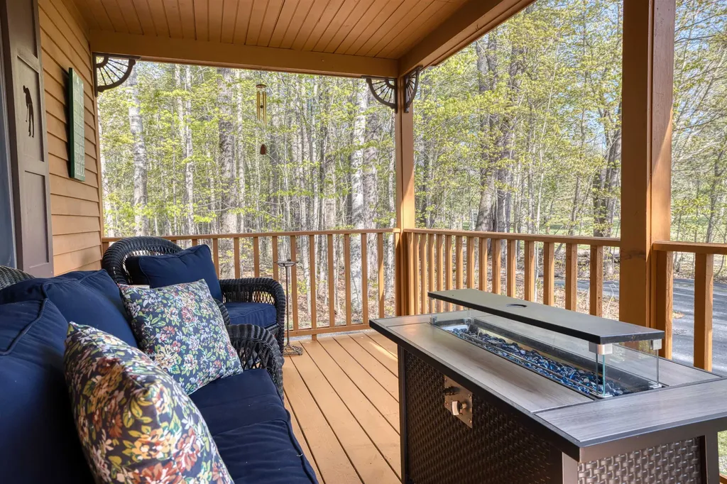 47 Captain Lovewell Lane Ossipee NH 03814