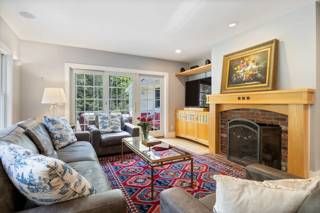 15 Wiggin Way Stratham NH 03885