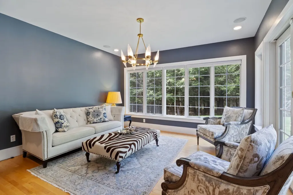 15 Wiggin Way Stratham NH 03885