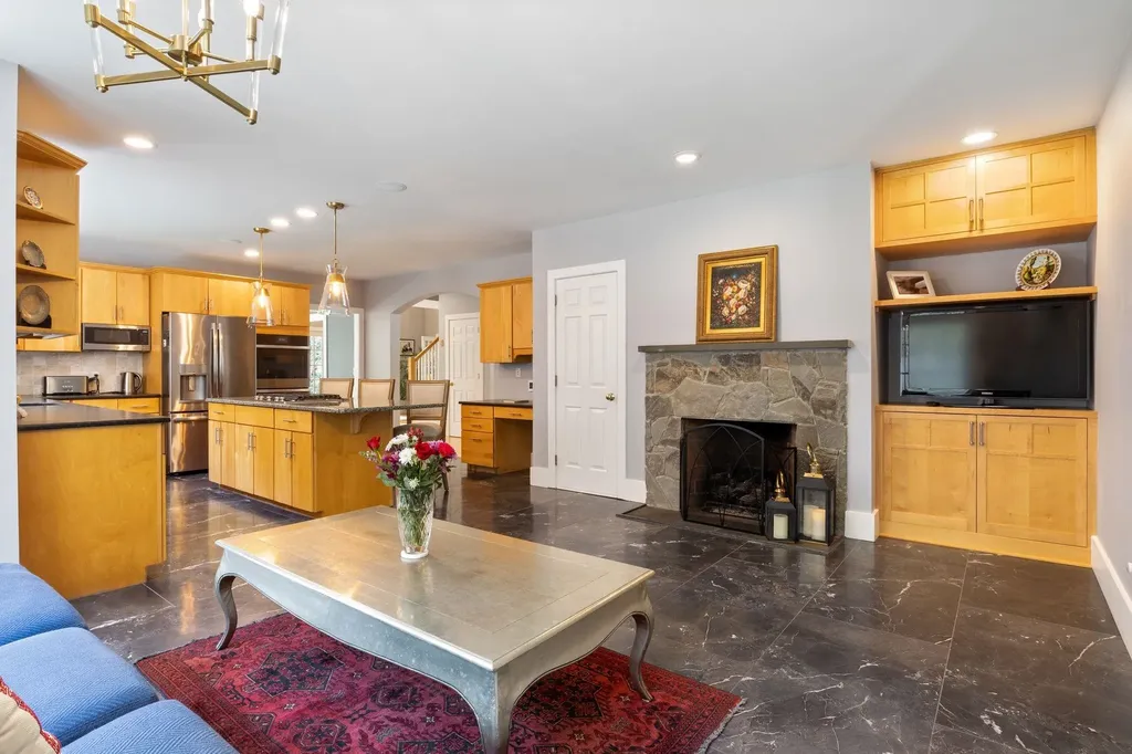 15 Wiggin Way Stratham NH 03885