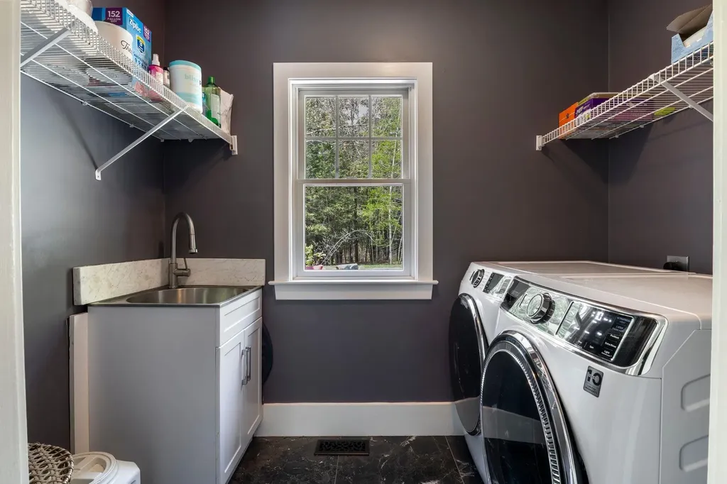 15 Wiggin Way Stratham NH 03885