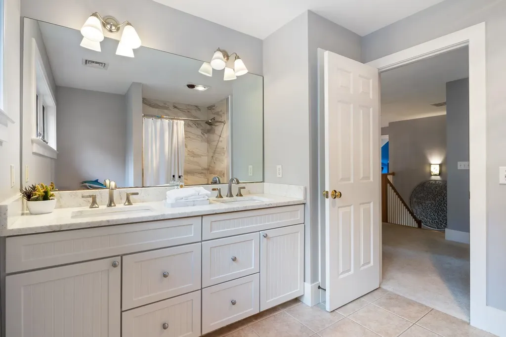 15 Wiggin Way Stratham NH 03885