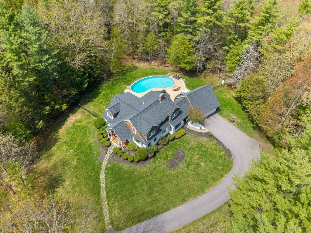 15 Wiggin Way Stratham NH 03885