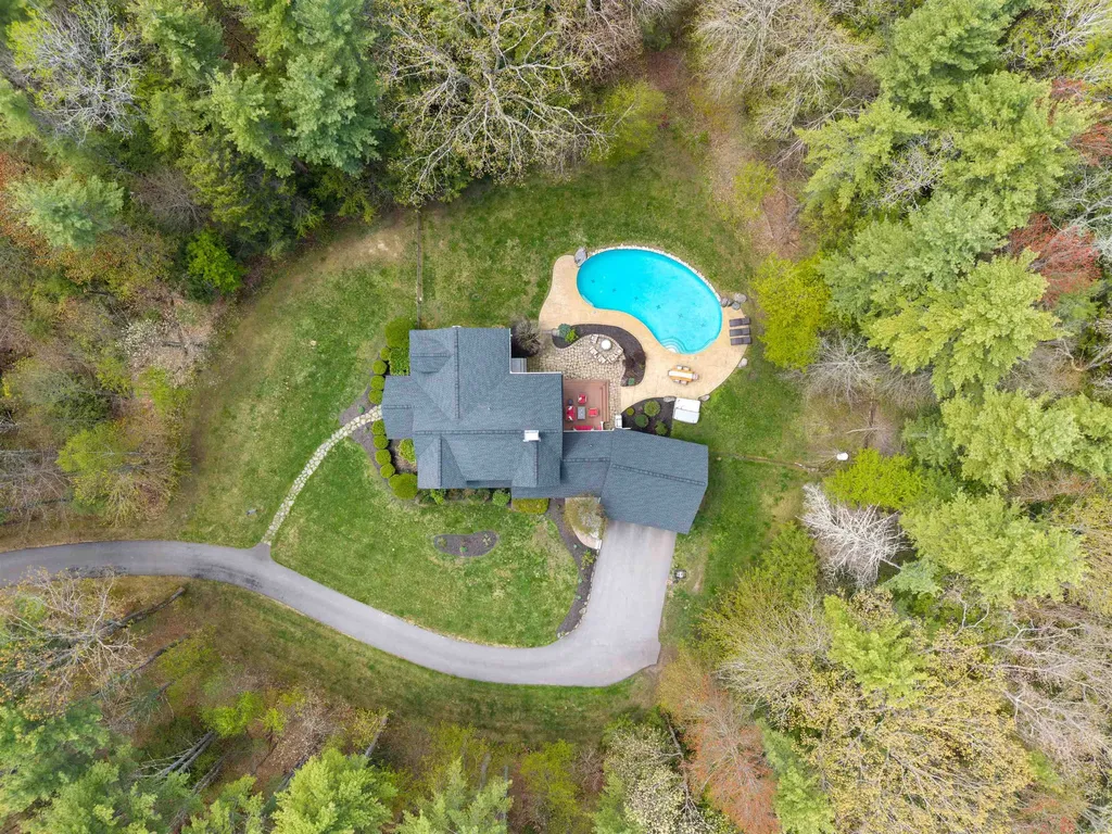 15 Wiggin Way Stratham NH 03885