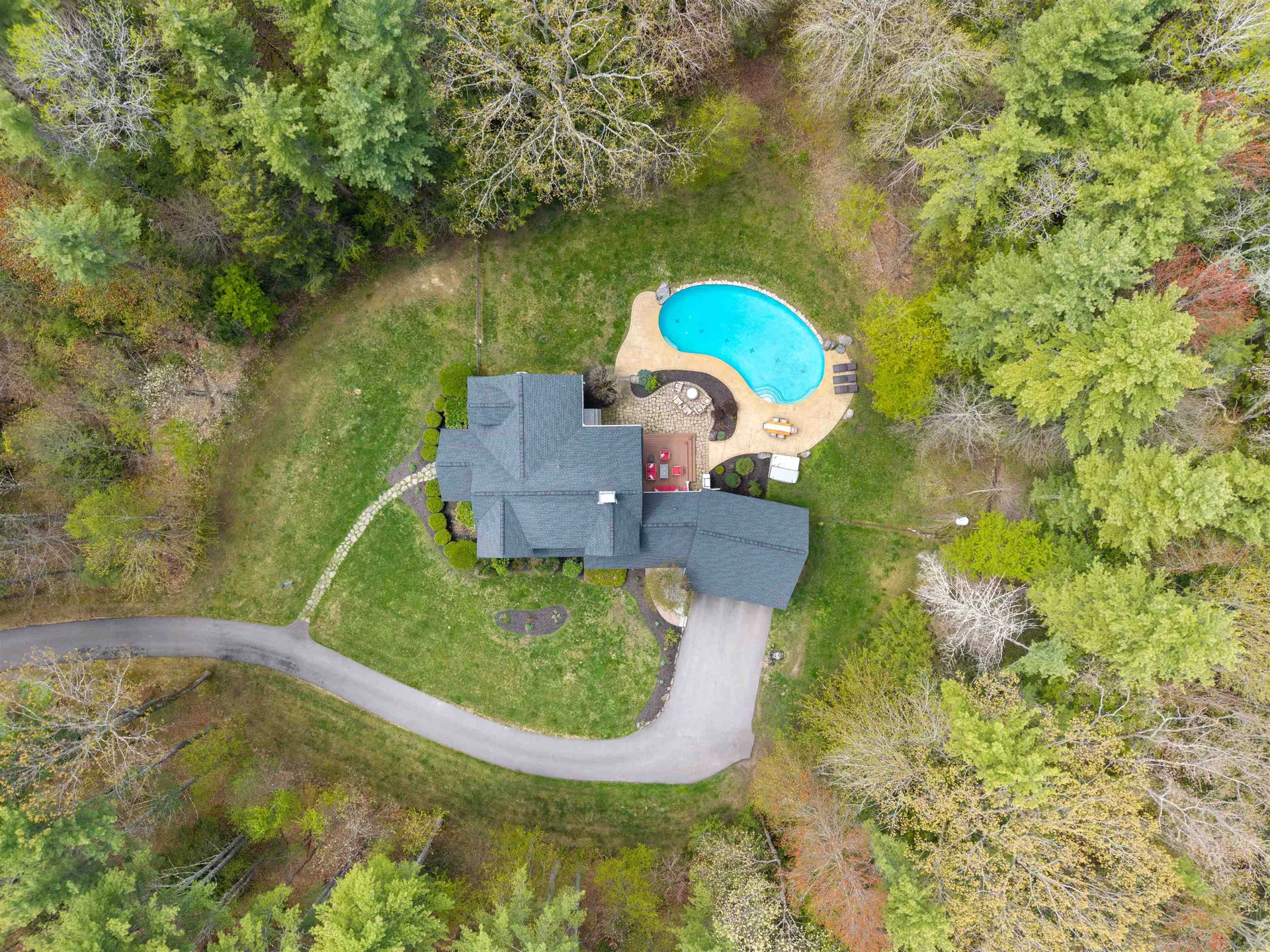 15 Wiggin Way Stratham NH 03885