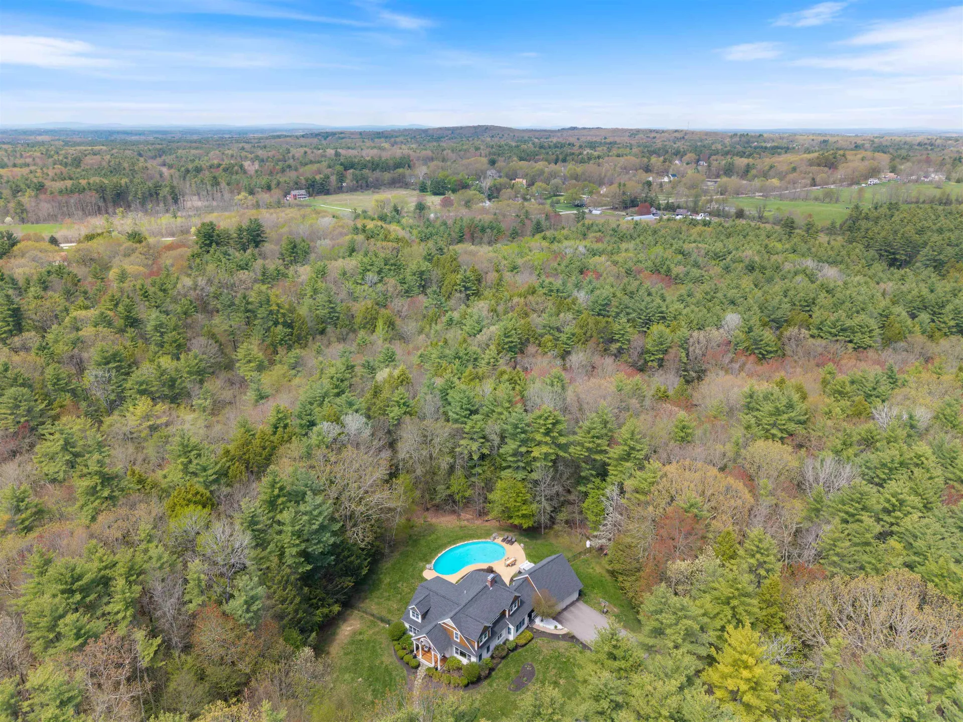 15 Wiggin Way Stratham NH 03885