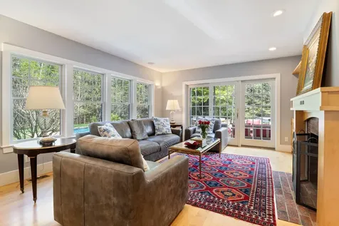 15 Wiggin Way Stratham NH 03885