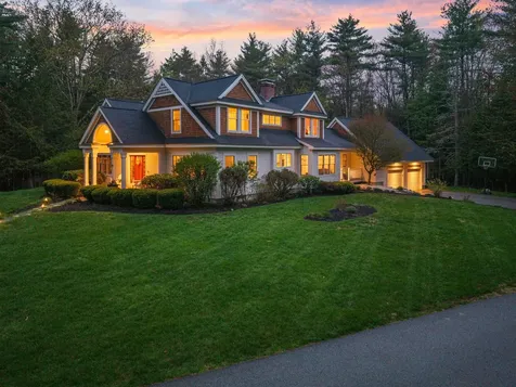 15 Wiggin Way Stratham NH 03885