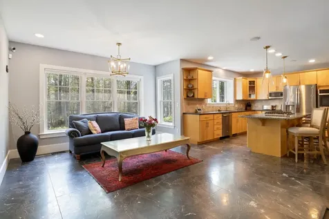 15 Wiggin Way Stratham NH 03885