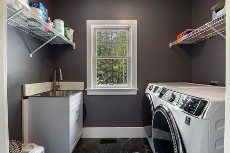 15 Wiggin Way Stratham NH 03885