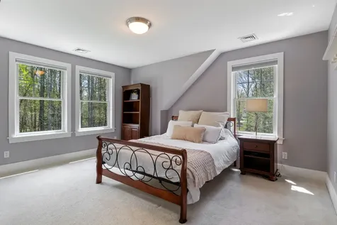 15 Wiggin Way Stratham NH 03885