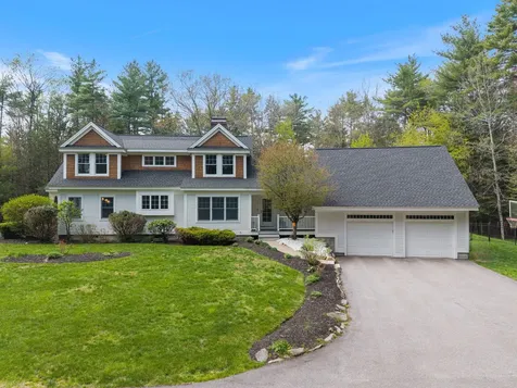 15 Wiggin Way Stratham NH 03885