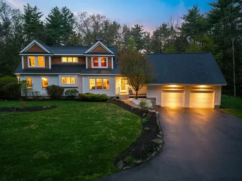 15 Wiggin Way Stratham NH 03885