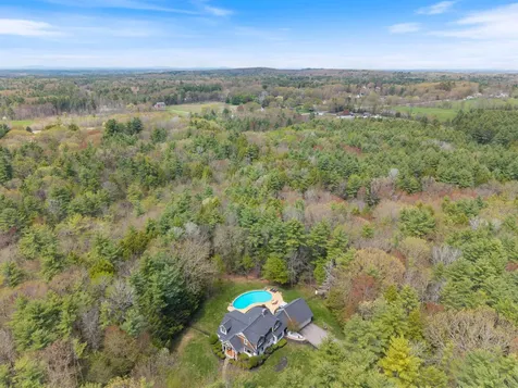 15 Wiggin Way Stratham NH 03885