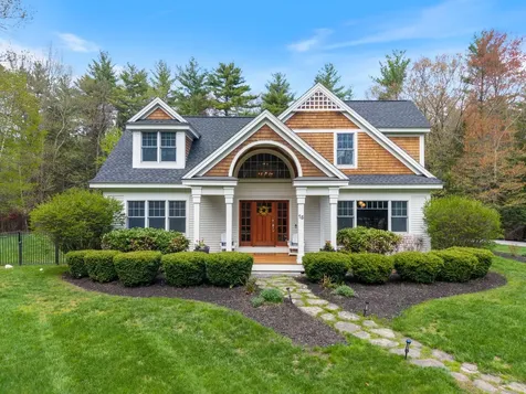 15 Wiggin Way Stratham NH 03885