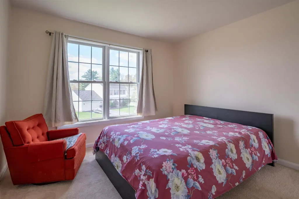 23 Normandy Way Nashua NH 03063