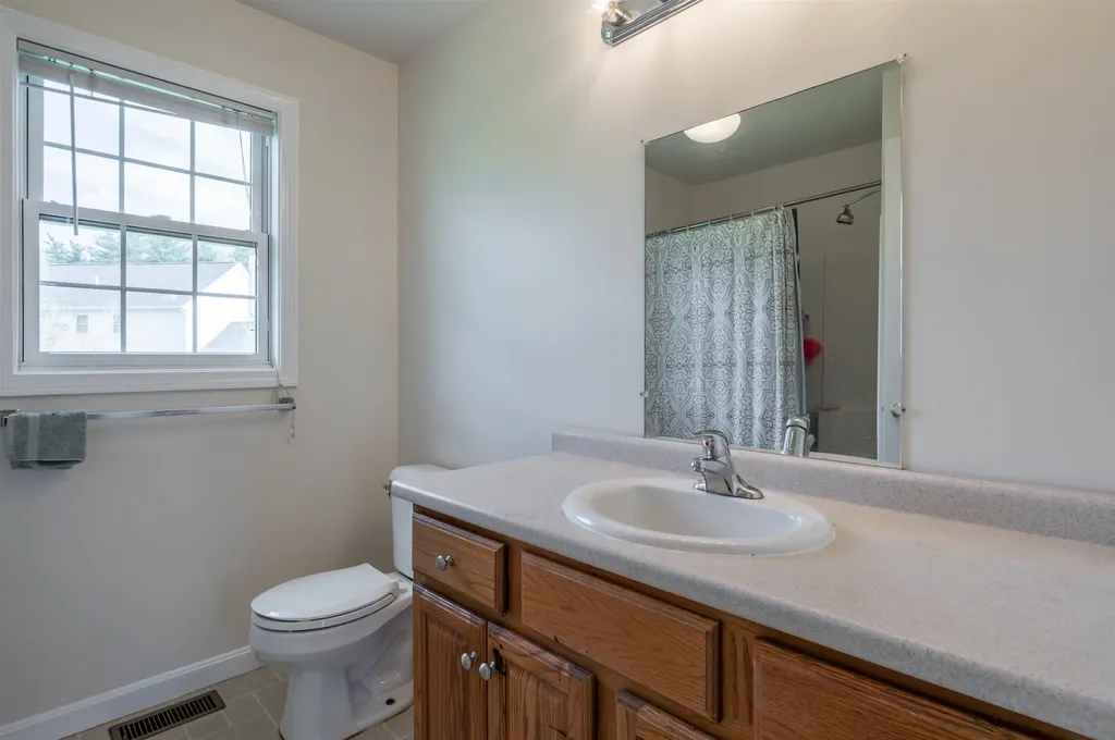 23 Normandy Way Nashua NH 03063