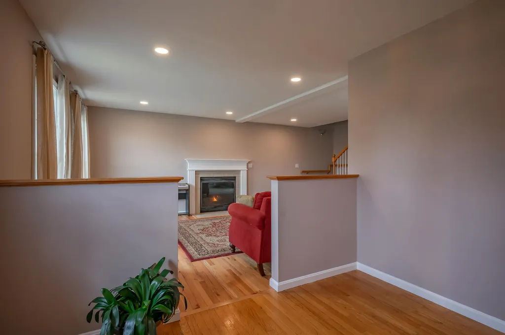 23 Normandy Way Nashua NH 03063