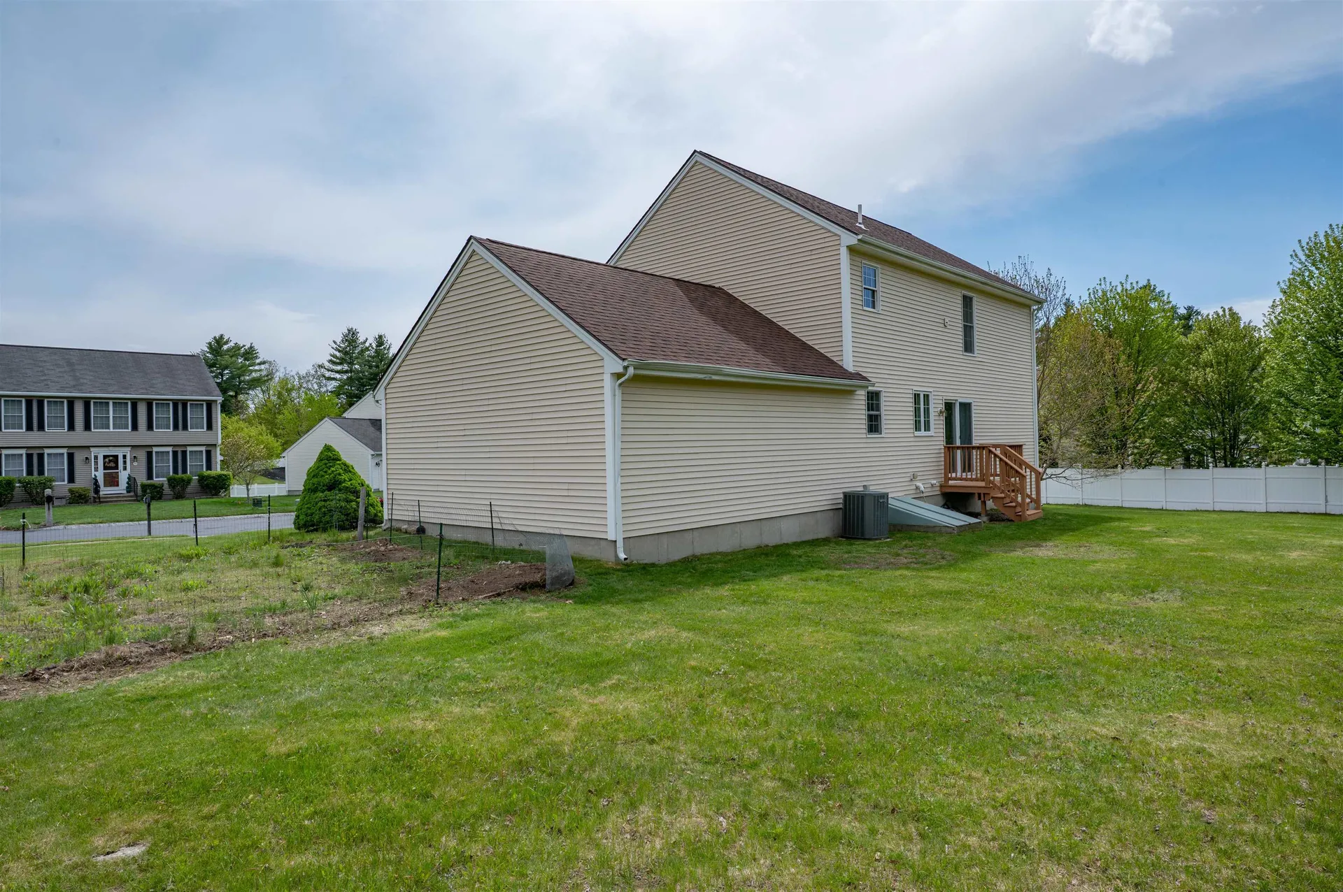 23 Normandy Way Nashua NH 03063